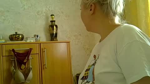 Curvy online show from June 29, 10:59 am