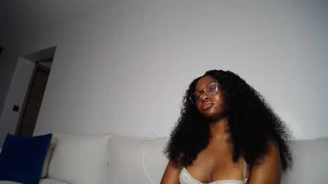 Liya online show from May 16, 2:52 am