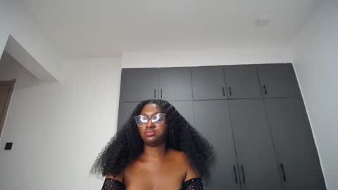 Liya online show from May 18, 7:41 pm