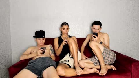 ARTURO-18  MATIAS-18  NIKOLAY-19  HADES-18  GABO-19 online show from February 17, 5:43 pm
