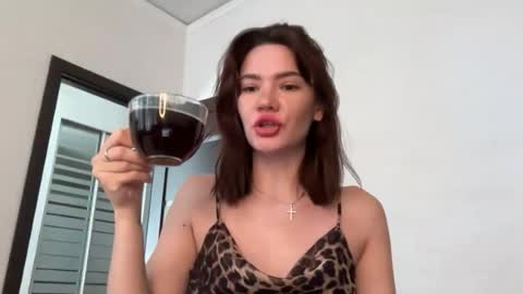 Snapshot of cute_bubbles chatting on July 19, 9:57 am cute_bubbles online show from July 19, 9:57 am