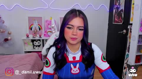 Snapshot of cute_dani__ chatting on December 4, 12:58 pm Dani online show from December 4, 12:58 pm