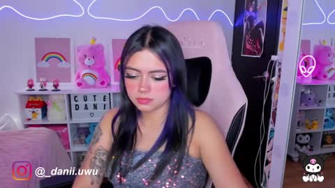 Snapshot of cute_dani__ chatting on February 5, 6:37 pm Dani online show from February 5, 6:37 pm