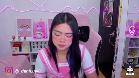 Snapshot of cute_dani__ chatting on February 7, 11:23 am Dani online show from February 7, 11:23 am