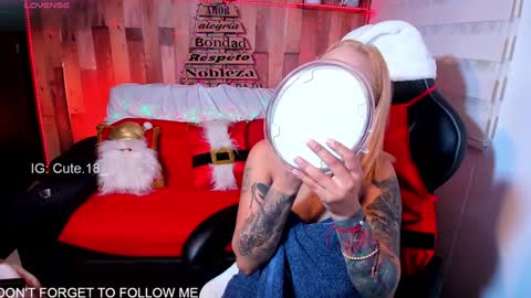 Snapshot of cute_elii chatting on December 3, 11:24 pm Independent Model online show from December 3, 11:24 pm