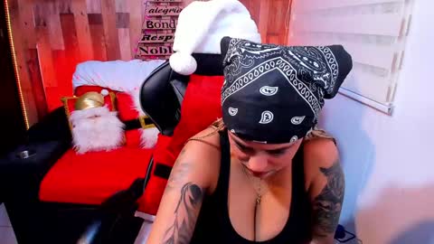 Snapshot of cute_elii chatting on December 12, 12:16 am Independent Model online show from December 12, 12:16 am
