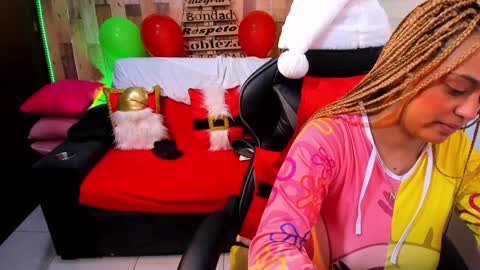 Snapshot of cute_elii chatting on December 24, 3:05 am Independent Model online show from December 24, 3:05 am