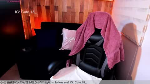 Snapshot of cute_elii chatting on January 23, 11:15 pm Independent Model online show from January 23, 11:15 pm