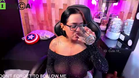 Snapshot of cute_elii chatting on February 23, 8:39 pm Independent Model online show from February 23, 8:39 pm