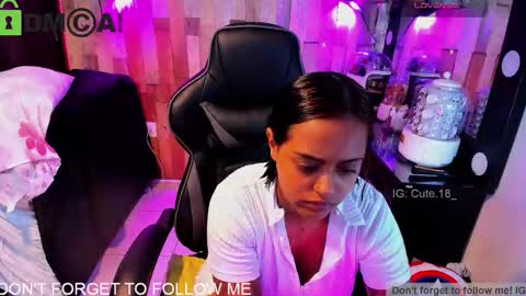 Snapshot of cute_elii chatting on March 8, 8:45 pm Independent Model online show from March 8, 8:45 pm