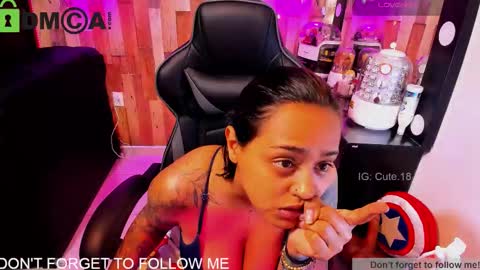 Snapshot of cute_elii chatting on March 26, 9:31 pm Independent Model online show from March 26, 9:31 pm