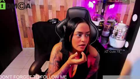 Snapshot of cute_elii chatting on April 15, 2:29 am Independent Model online show from April 15, 2:29 am