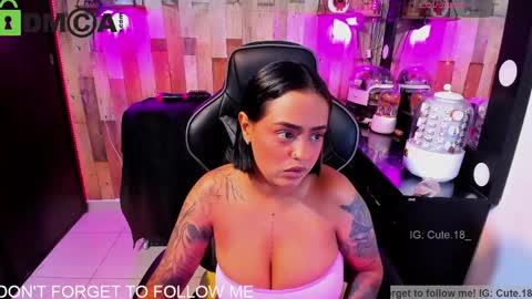 Snapshot of cute_elii chatting on April 21, 1:42 am Independent Model online show from April 21, 1:42 am