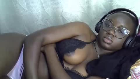 Snapshot of cute_gee chatting on April 29, 3:54 am daddysdoll online show from April 29, 3:54 am