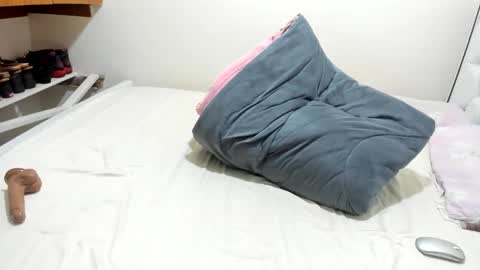 Snapshot of cute_gee43 chatting on January 13, 7:35 am cute_gee43 online show from January 13, 7:35 am