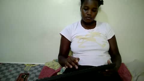 cute_heaven online show from October 19, 11:11 am