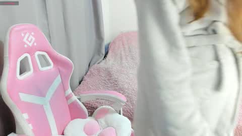 Snapshot of cute_kate0 chatting on October 28, 12:09 pm cute_kate0 online show from October 28, 12:09 pm