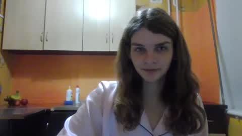 Snapshot of cute_kitte chatting on December 18, 10:02 pm cute_kitte online show from December 18, 10:02 pm