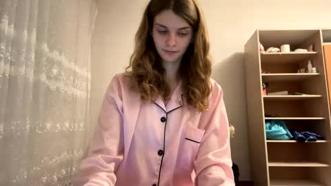 Snapshot of cute_kitte chatting on January 13, 7:10 pm cute_kitte online show from January 13, 7:10 pm