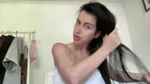 cute_kriss94 online show from May 30, 12:57 pm