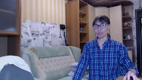 cute_lion_ online show from March 31, 12:27 pm