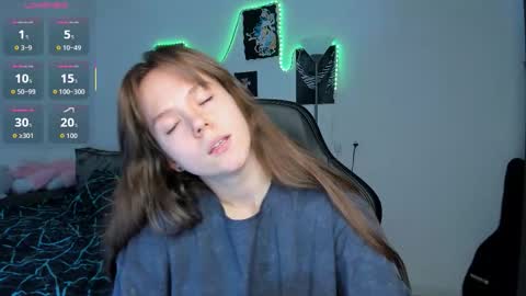 Emily online show from October 3, 3:42 pm