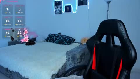 Emily online show from November 4, 4:00 am