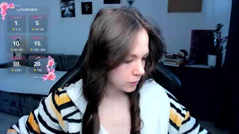 Snapshot of cute_little_ass chatting on February 27, 7:19 am Emily online show from February 27, 7:19 am