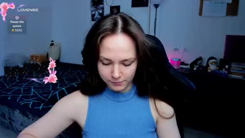 Snapshot of cute_little_ass chatting on March 28, 8:03 am Emily online show from March 28, 8:03 am