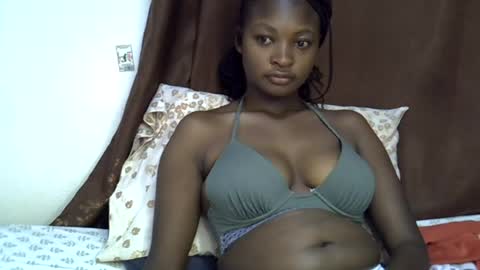 Snapshot of cute_melissa1 chatting on June 13, 9:29 am cute_melissa1 online show from June 13, 9:29 am