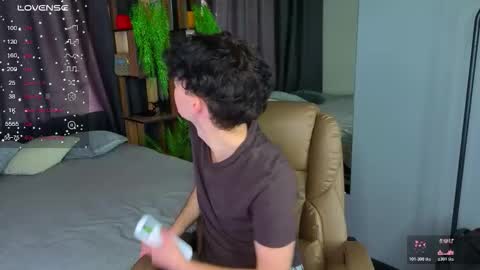 Snapshot of cute_mikex chatting on October 17, 7:00 am Mike online show from October 17, 7:00 am