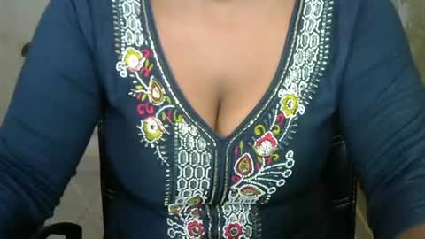 alia online show from March 28, 9:47 pm