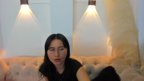 Snapshot of cute_rouss chatting on December 5, 4:31 am ROUSS online show from December 5, 4:31 am