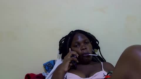 Snapshot of cute_roxie chatting on December 9, 7:07 pm cute_roxie online show from December 9, 7:07 pm