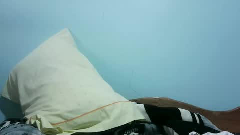 Snapshot of cute_roxie chatting on February 9, 10:42 am cute_roxie online show from February 9, 10:42 am