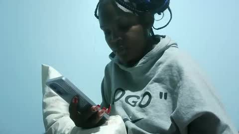 Snapshot of cute_roxie chatting on February 20, 11:10 pm cute_roxie online show from February 20, 11:10 pm