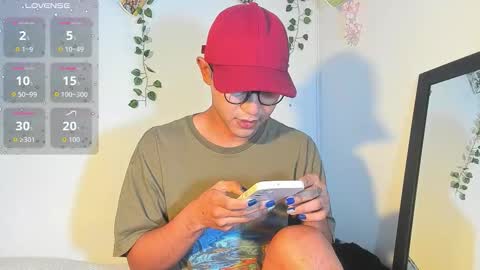 Snapshot of cute_sammy_1 chatting on September 18, 11:01 am cute_sammy_1 online show from September 18, 11:01 am