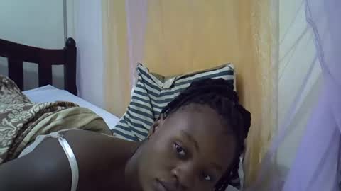 Snapshot of cute_savanna chatting on February 2, 1:12 am cute_savanna online show from February 2, 1:12 am