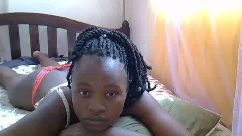 Snapshot of cute_savanna chatting on February 15, 8:22 am cute_savanna online show from February 15, 8:22 am