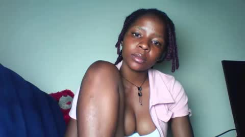 Snapshot of cute_sexy3 chatting on December 14, 10:47 pm SHARON online show from December 14, 10:47 pm