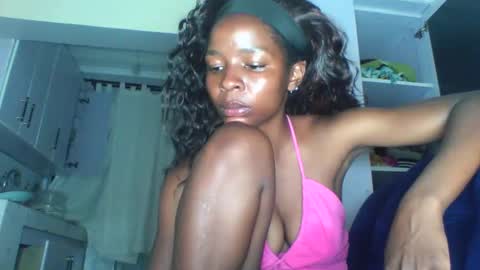 Snapshot of cute_sexy3 chatting on April 21, 9:50 pm SHARON online show from April 21, 9:50 pm