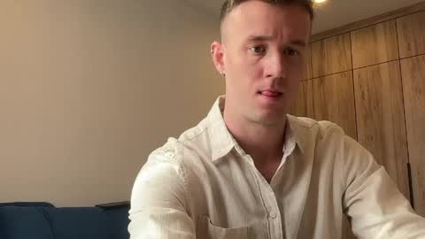 Snapshot of cute_skywalker chatting on April 22, 7:44 am cute_skywalker online show from April 22, 7:44 am