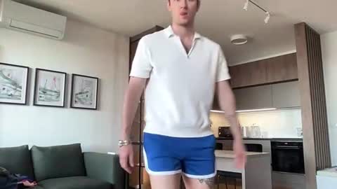 cute_skywalker online show from July 4, 7:03 am