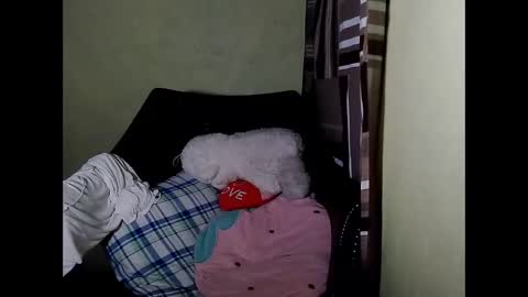 Snapshot of cute_slut09 chatting on February 12, 9:54 pm Mimi online show from February 12, 9:54 pm