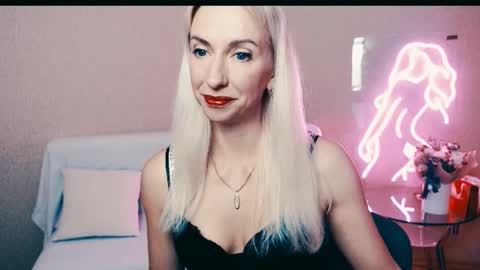 cute_smile_shy online show from October 4, 8:07 pm