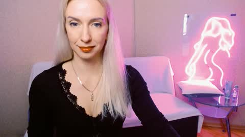 cute_smile_shy online show from November 20, 11:04 pm