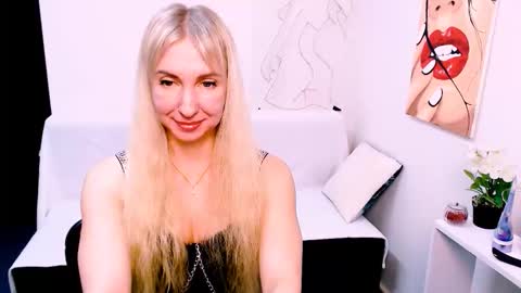 cute_smile_shy online show from March 17, 10:24 pm