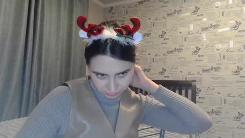 cute_strawberry_ online show from December 31, 10:12 pm