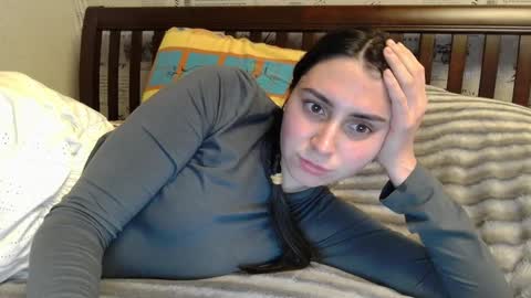 cute_strawberry_ online show from January 6, 3:40 pm