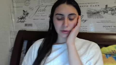 cute_strawberry_ online show from January 8, 4:11 pm